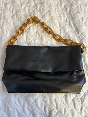 Black clutch